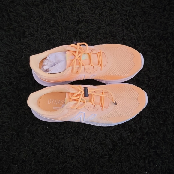 New Balance - Picture 4 of 5